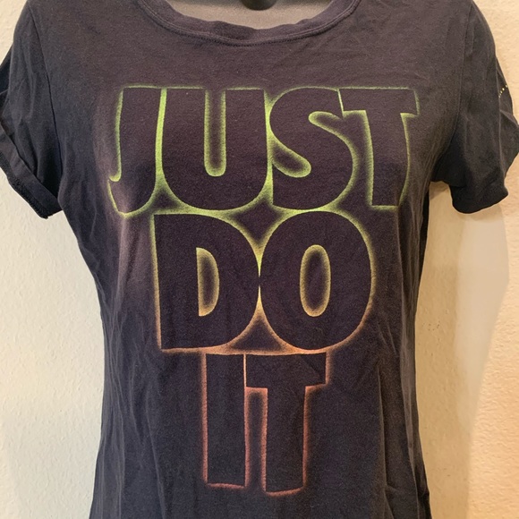 Nike DriFit Just Do It Black Short Sleeve T Shirt - Picture 2 of 7
